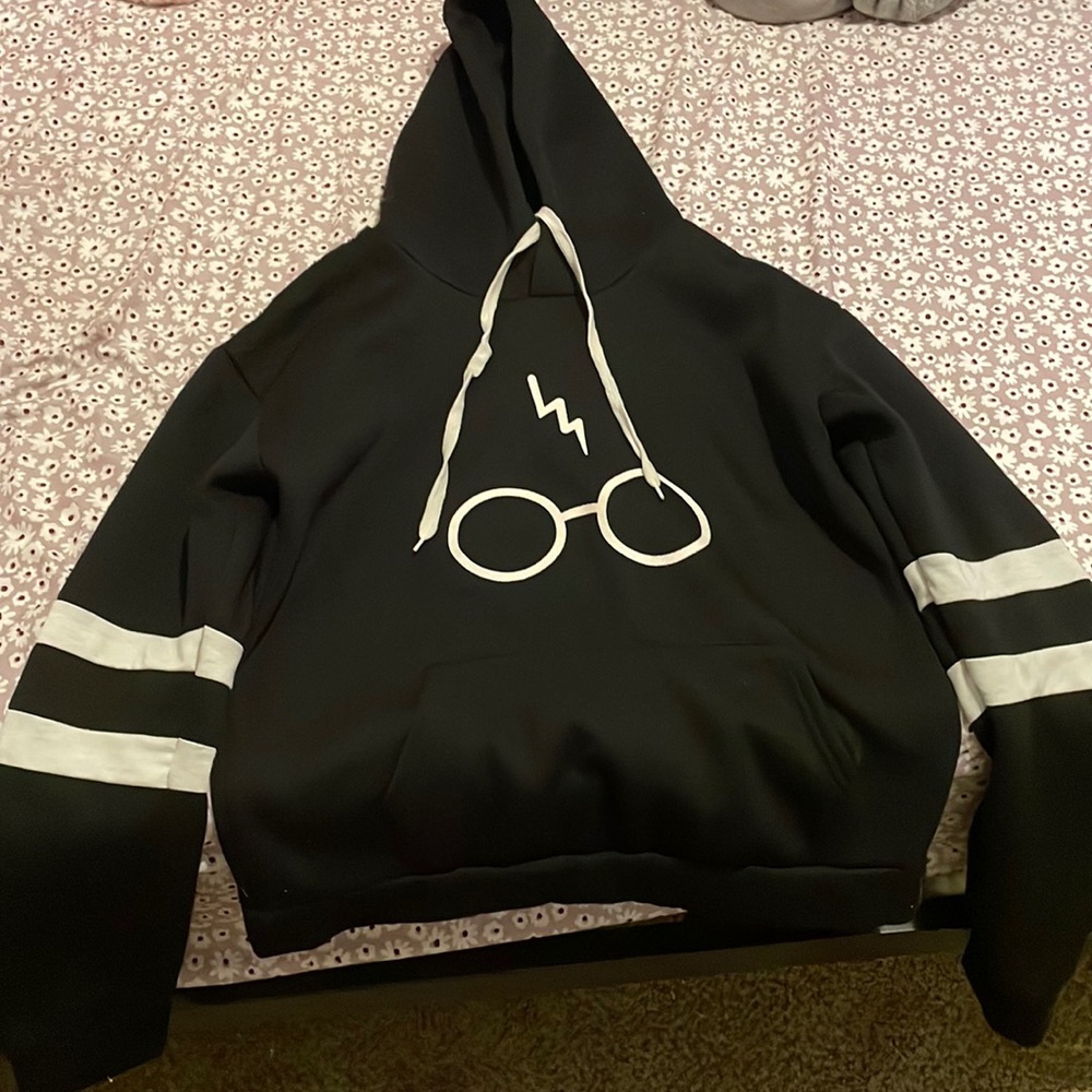 Girls size medium Harry Potter hoodie, a little oversized, never worn